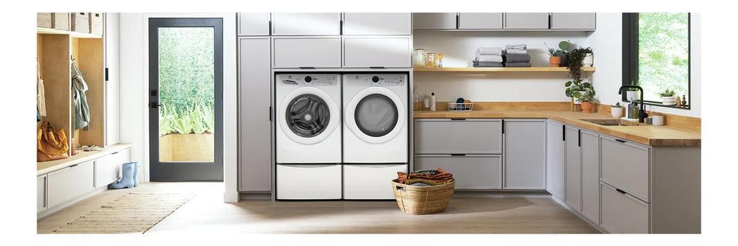 Electrolux - 5.1 cu. Ft Front Load Washer in White - ELFW7337AW